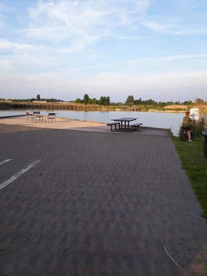Luxueuze Stacaravan In Bredene Met Eigen Terras En Tuintje Exterior photo