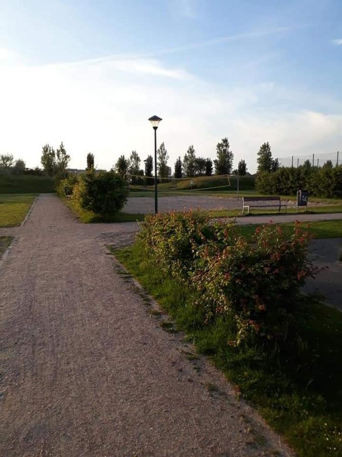 Luxueuze Stacaravan In Bredene Met Eigen Terras En Tuintje Exterior photo